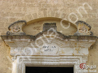 il portale della chiesa della madonna di Coelimanna a Supersano