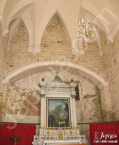 l'interno della chiesa della madonna di Coelimanna a Supersano